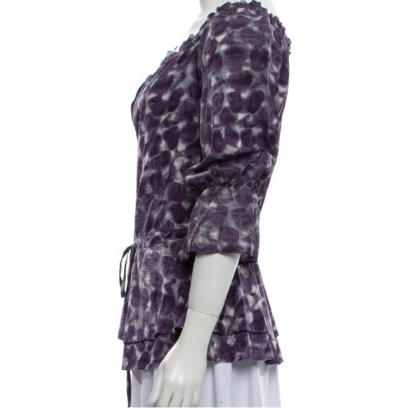 Alice + Olivia Camilla Print Silk Blouson Top - Picture 11 of 12